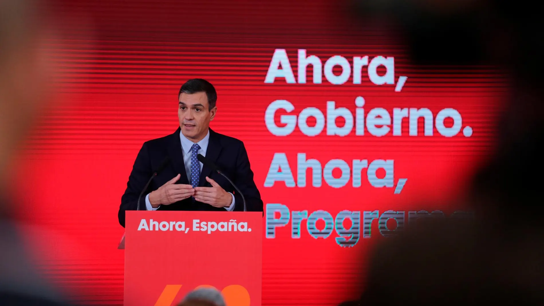 El presidente en funciones, Pedro Sánchez, presenta 35 medidas del programa del partido socialista para las próximas elecciones.
