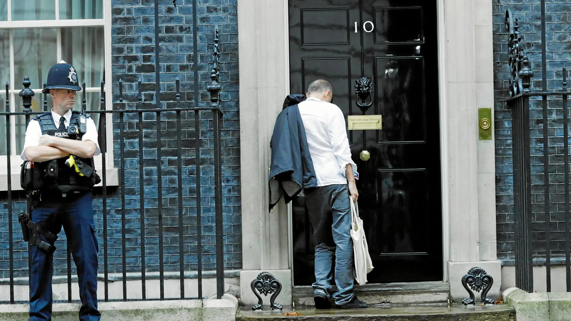 Dominic Cummings, principal asesor de Boris Johnson, a su llegada ayer a Downing Street
