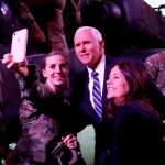 Mike Pence y su mujer en una imagen de archivo/Ap