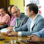 El presidente de la Diputación de Salamanca, Javier Iglesias, y representantes de las asociaciones ganaderas participantes en Salamaq 2019, presentan su colaboración para la 31 Exposición Internacional de Ganado Puro