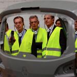 El consejero de Empleo e Industria, Germán Barrios, durante su visita la planta de Nissan Motor Ibérica en Ávila
