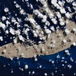 La “isla” de piedra pomez vista desde una imagen satélite de la NASA