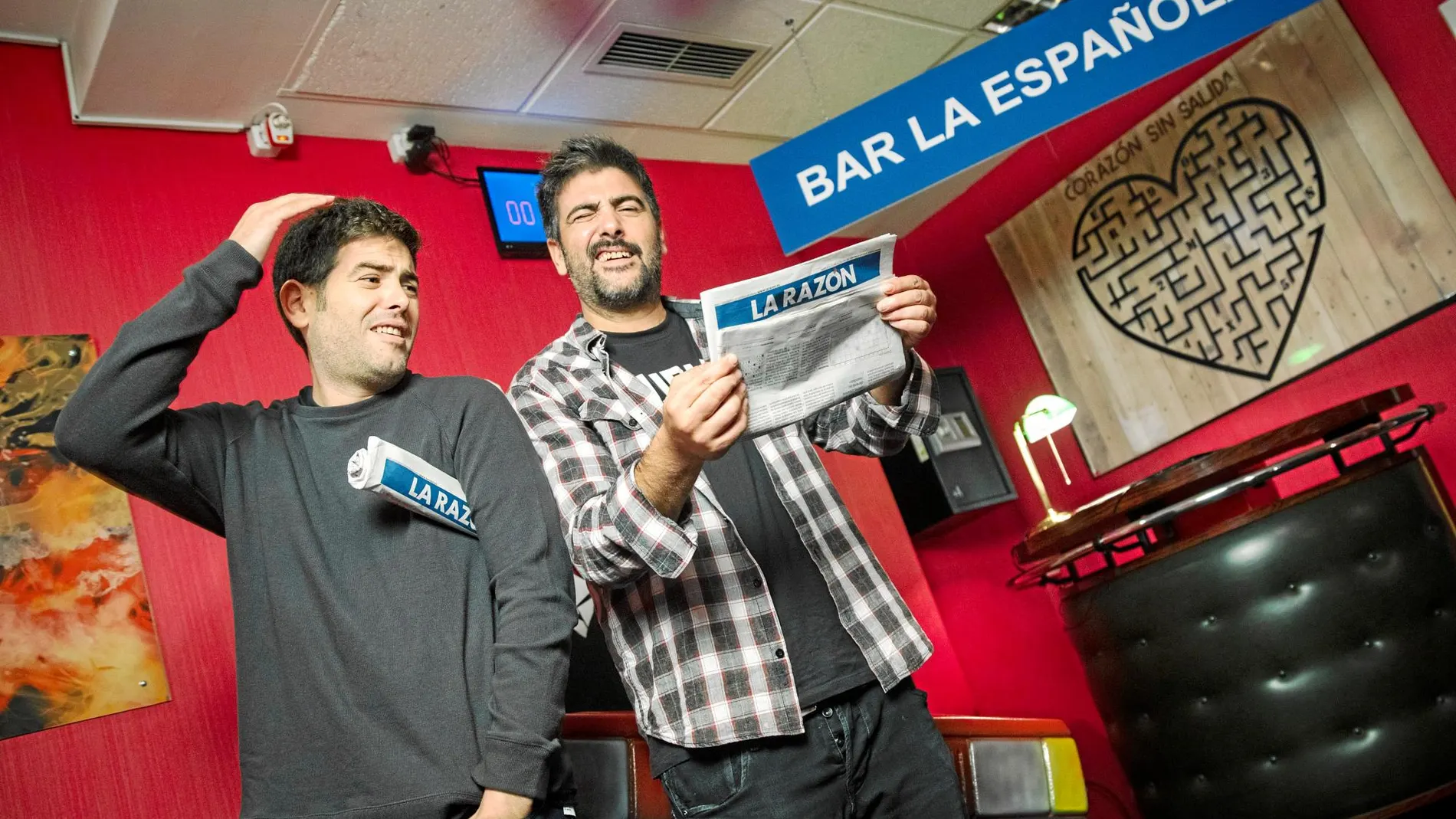 El bar que los padres de los Muñoz regentaban en Cornellá se llamaba «La española». Ambos, esta semana, en Madrid. Foto: Jesús G. Feria