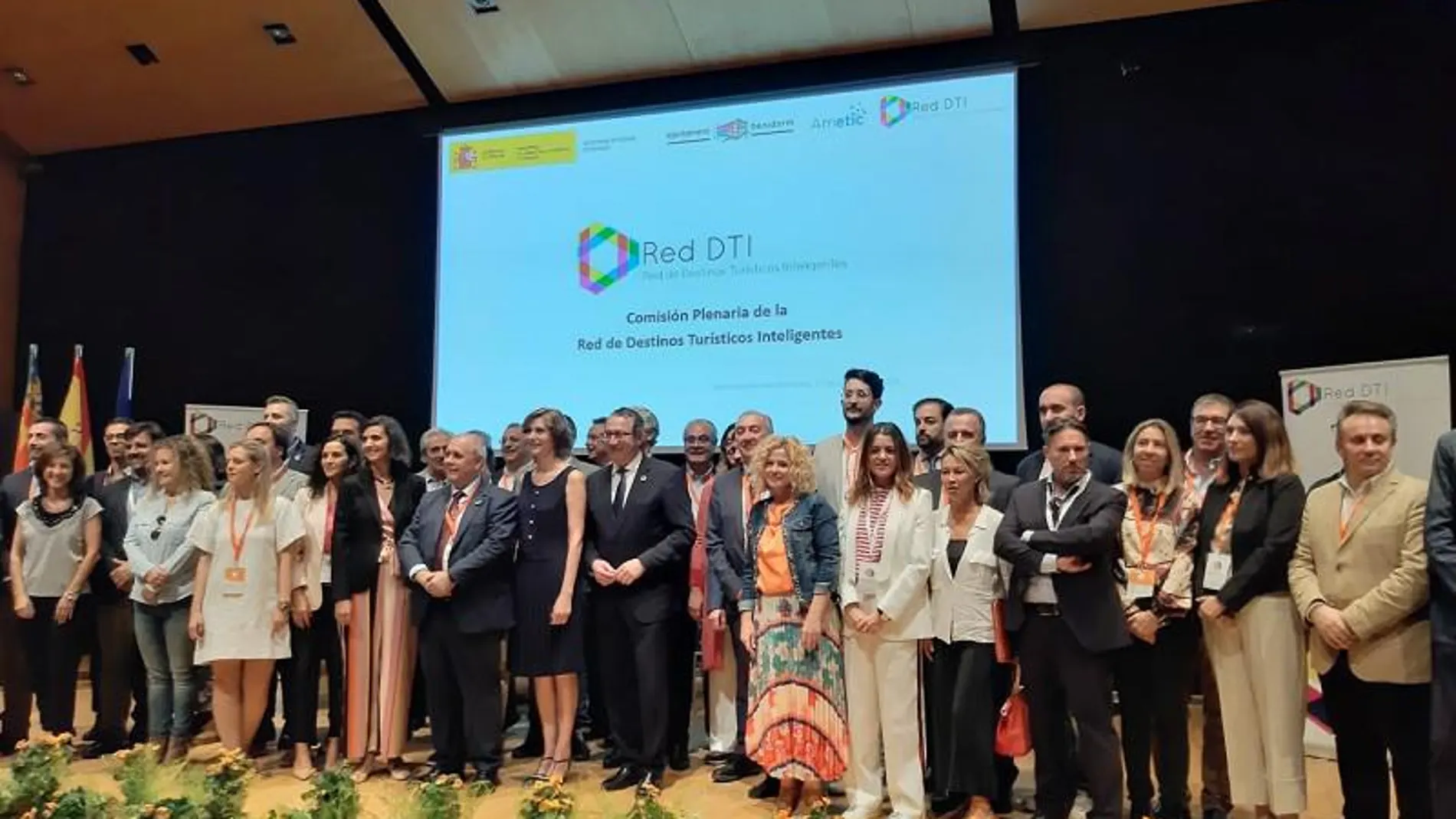 Comisión Plenaria de la Red de Destinos Turísticos Inteligentes / La Razón