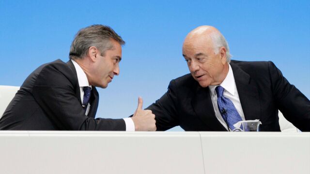 El ex presidente del BBVA Francisco González (dcha.), junto al que fuera consejero delegado de la entidad Ángel Cano