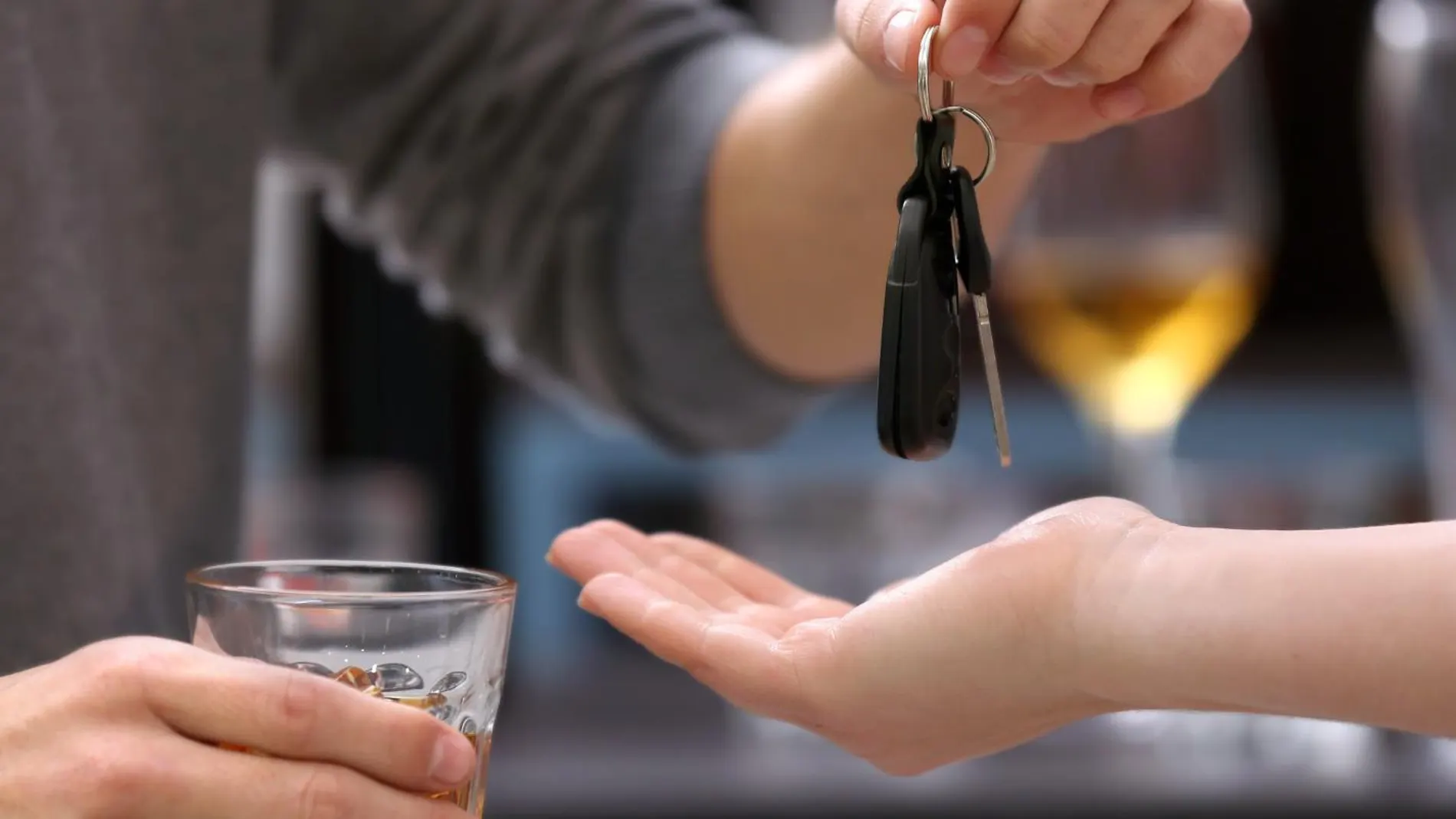 Un 44% de españoles admite haber conducido después de beber alcohol