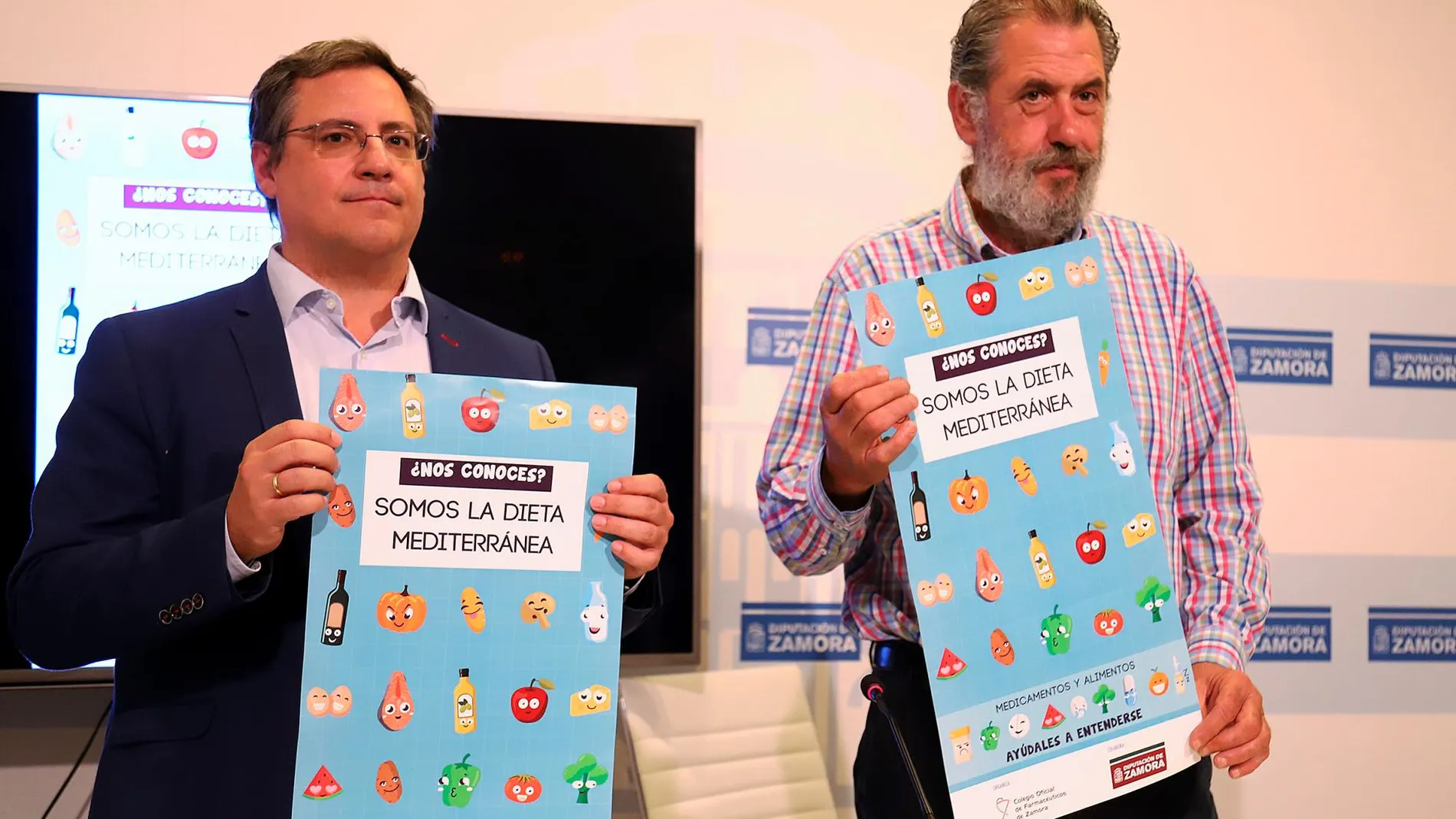 El diputado, Juan Dúo Torrado, y el presidente del Colegio Oficial de Farmacéuticos de Zamora, Juan Prieto Corpas, presentan el Programa de Promoción de la Salud en el Medio Rural desde el ámbito farmacéutico