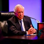 Mario Vargas Llosa en la presentación de su libro "Tiempos recios"/Foto: C. Bejarano