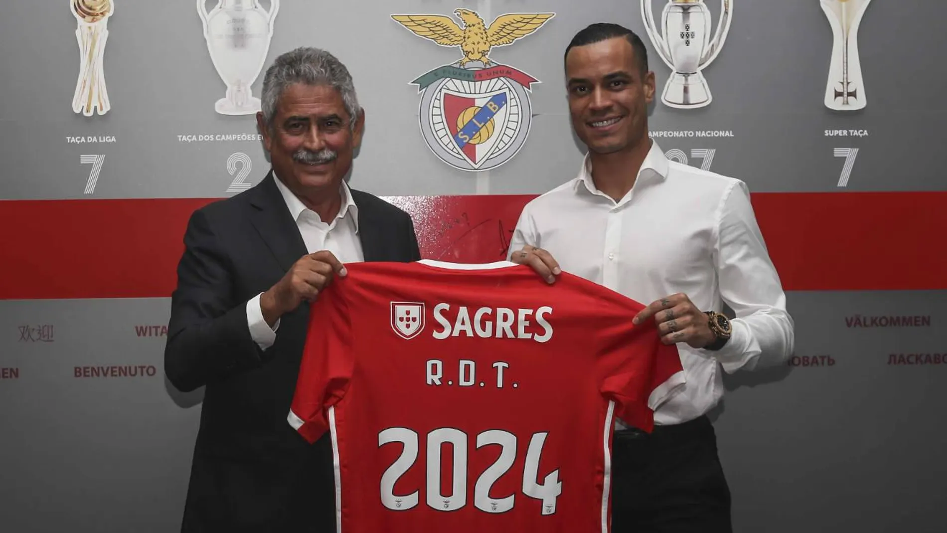 Raúl de Tomás, anunciado como jugador del Benfica