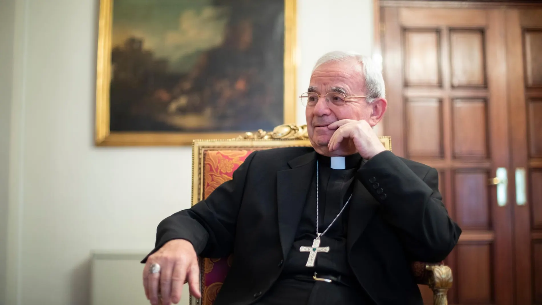El Vaticano desautoriza a Monseñor Renzo Fratini, que acusó al Gobierno de “resucitar” a Franco