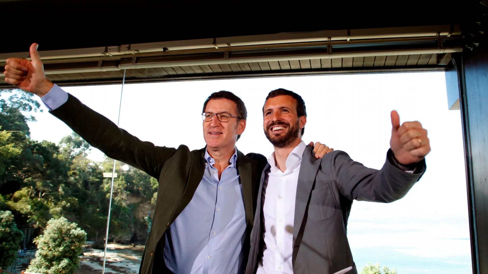 Pablo Casado junto a Alberto Núnez Feijoo hoy en La Coruña/EFE