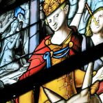 «En la Edad Media se creía firmemente en Dios», asegura el autor, que señala que buena prueba de ello eran «las macizas y bellas catedrales con todas sus obras de arte». En la imagen, vidriera de la catedral de Sevilla