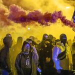 Grupos independentistas radicales se manifestaron con bengalas el pasado 1-O en Gerona con motivo del aniversario del referéndum ilegal