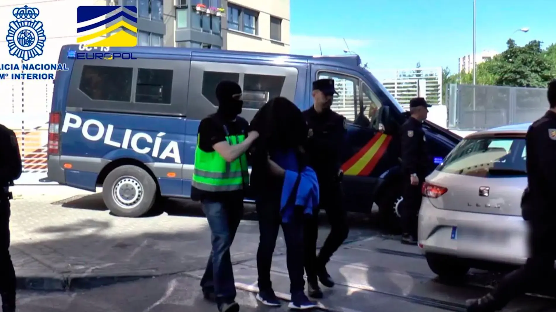 Imagen de una de las detenciones de la operación