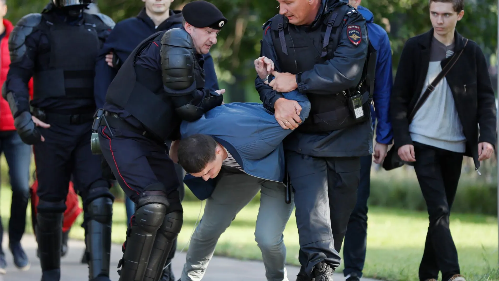La Policía ha detenido a más de 160 personas durante la protesta/Efe