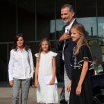 Los Reyes junto a sus hijas, la Princesa Leonor y la Infanta Sofía/Efe