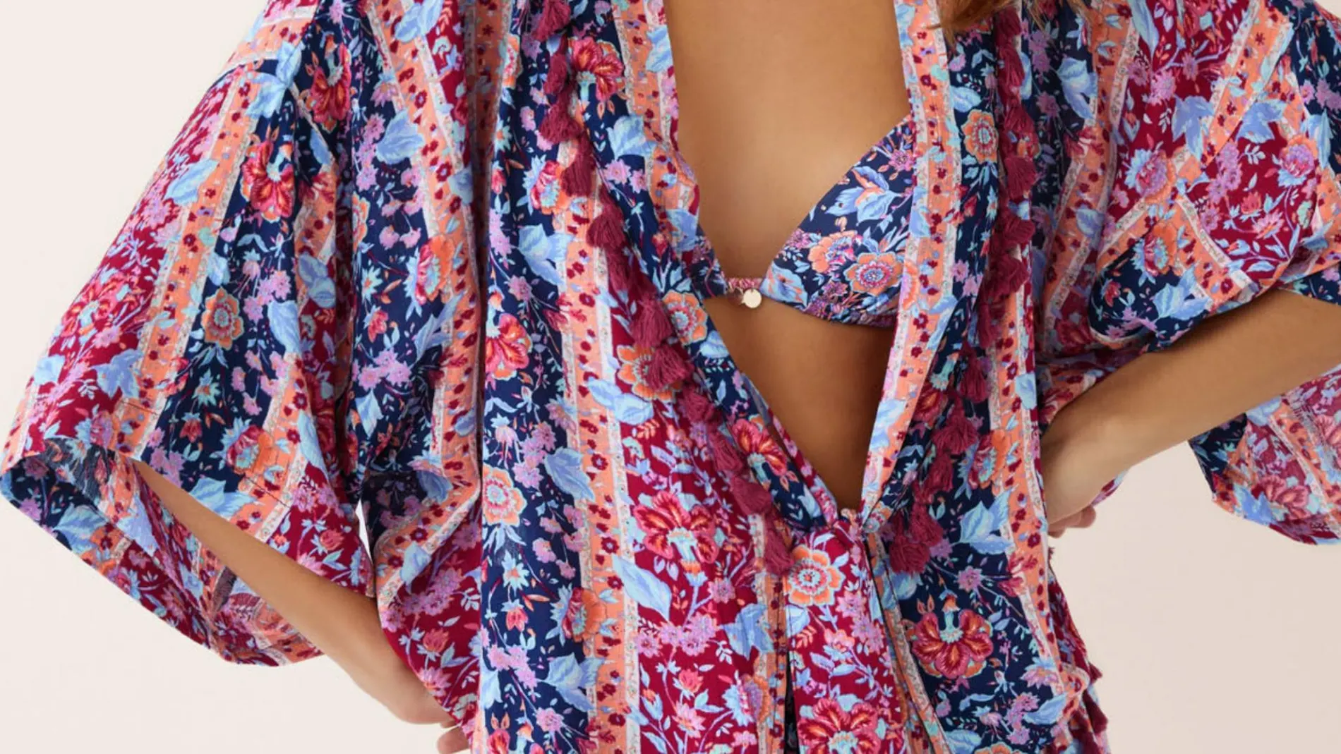 Aún está disponible (y a 7€) la túnica para encima del bikini más bonita de Women'Secret