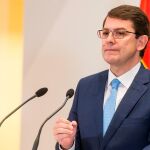 El presidente del PP de Castilla y León, Alfonso Fernández Mañueco, tras la firma del acuerdo programático con Ciudadanos
