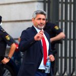Cortés, que no repetirá como candidato, a las puertas del Congreso de los Diputados / EFE