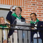 El presidente de la Junta, Alfonso Fernández Mañueco, ofreció el pregón de las fiestas en honor a Ntra. Sra. del Rosario en la localidad abulense de Tiñosillos junto a su alcalde y presidente de la Diputación de Ávila, Carlos García