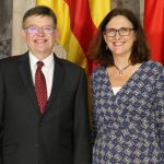El presidente de la Generalitat junto a la comisaria de Comercio Internacional
