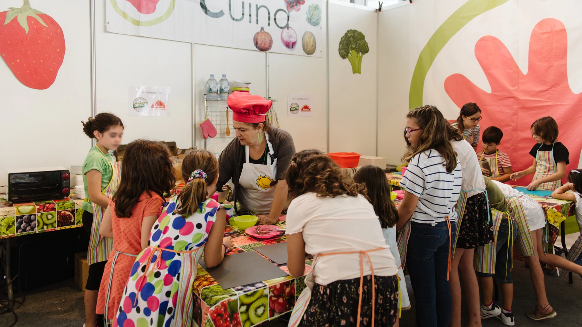 Los niños pudieron participar de los talleres de cocina y elaboración de panes y bollería que impartieron profesionales expertos