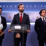 José María Figaredo, a la derecha