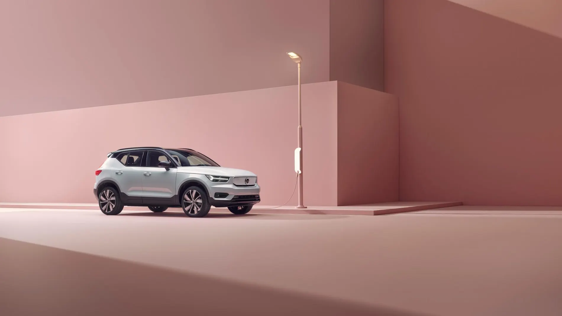 Volvo pagará el recibo de la luz durante un año a los clientes de sus modelos 100% eléctricos