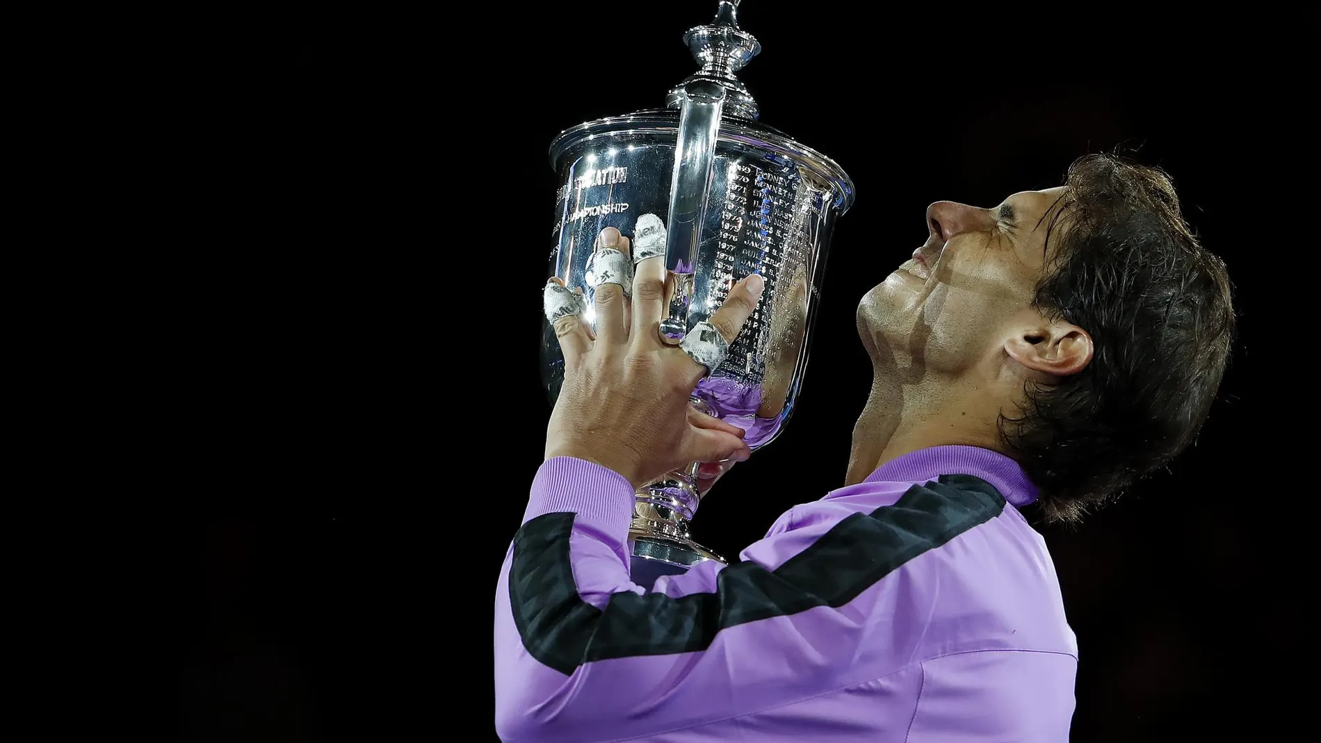 Rafa Nadal con el trofeo del US Open