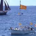 Tiñen con los colores de la estelada el litoral catalán