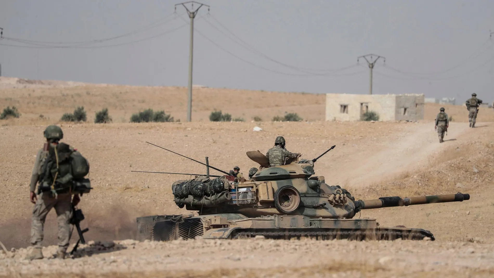 Un tanque turco en la localidad de Manbij, en el norte de Siria/AP