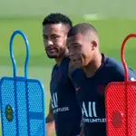 Neymar, con Mbappé