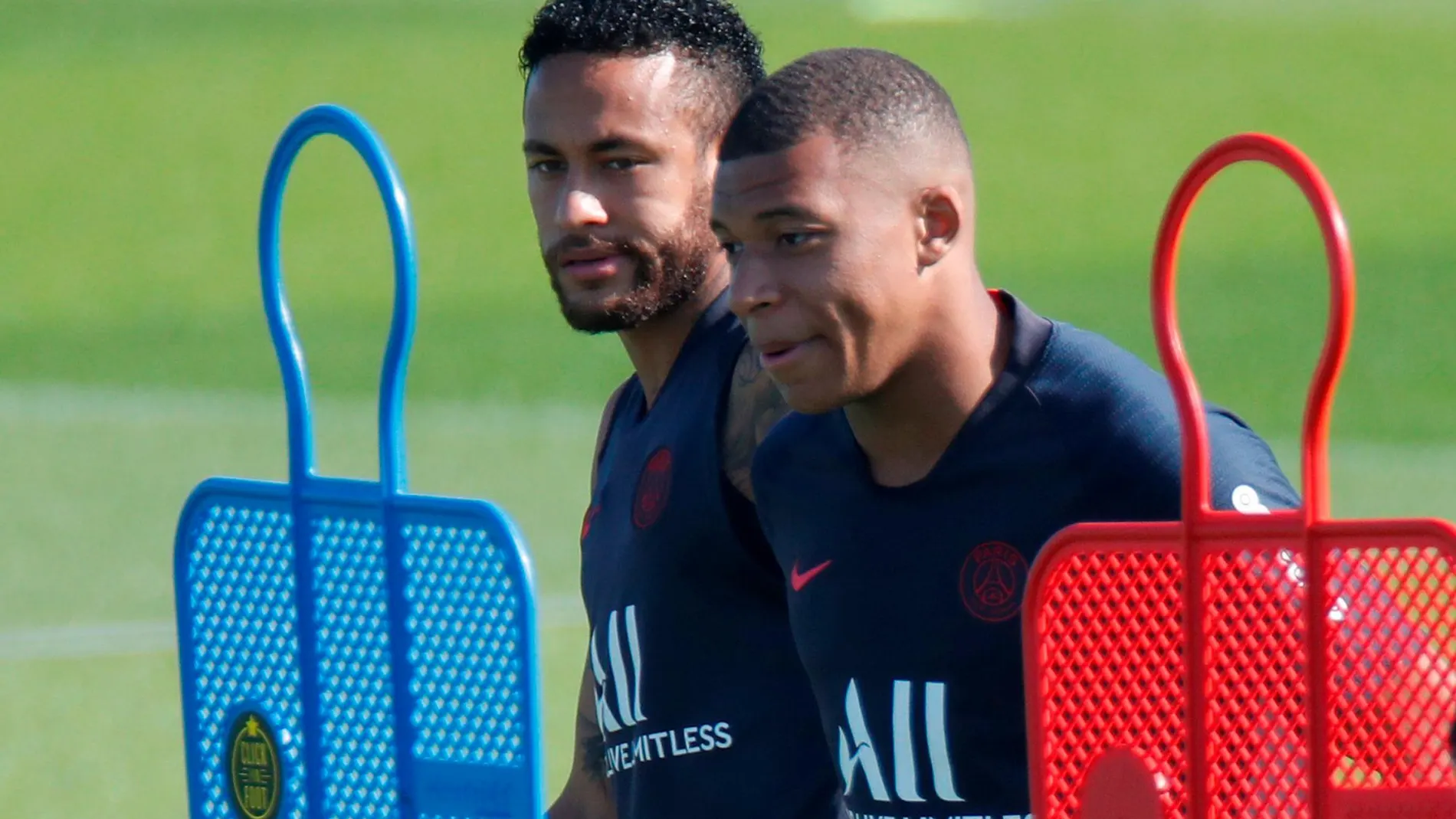 Neymar, con Mbappé