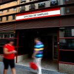 El número de desempleados sube en 257 personas en febrero en la Región de Murcia, un 0,21%