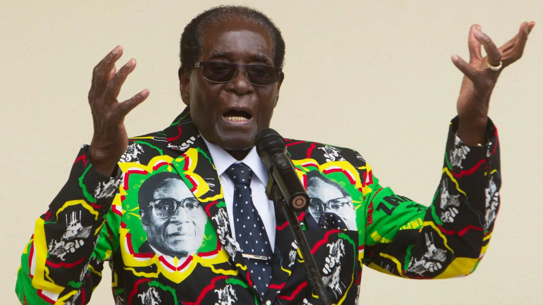 El expresidente de Zimbabue, Robert Mugabe, en una imagen de 2016 /Ap