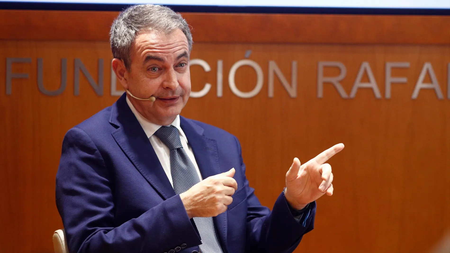 Zapatero reconoce una burbuja en las renovables durante su mandato