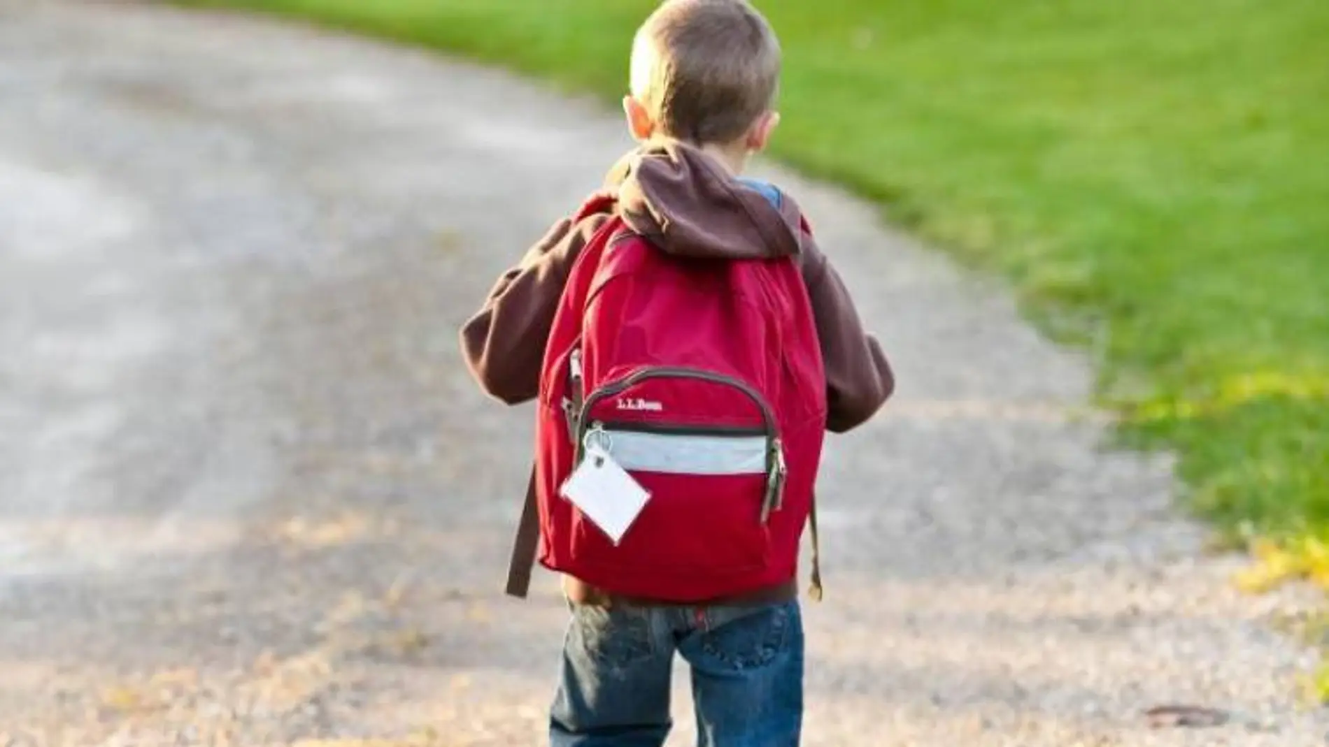 El 80,4% de los niños en edad escolar excede el peso recomendado de sus mochilas