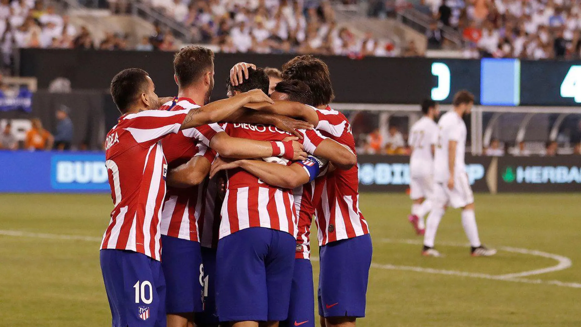 El Atlético-MLS All Stars comenzó con 40 minutos de retraso por una tormenta