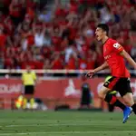  El chapuzón de Rudy Fernández por la victoria del Mallorca contra el Deportivo