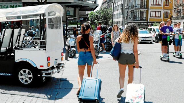 Un 51% de los huéspedes de pisos turísticos son mujeres. Pasan menos de cuatro días de media en Madrid. Foto: Cristina Bejarano