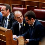 Josep Rull, Jordi Sànchez (d) y Jordi Turull (2d) en el Congreso de los Diputados