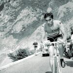 El belga Eddy Merckx ganó en 1969 el primero de cinco Tours consecutivos