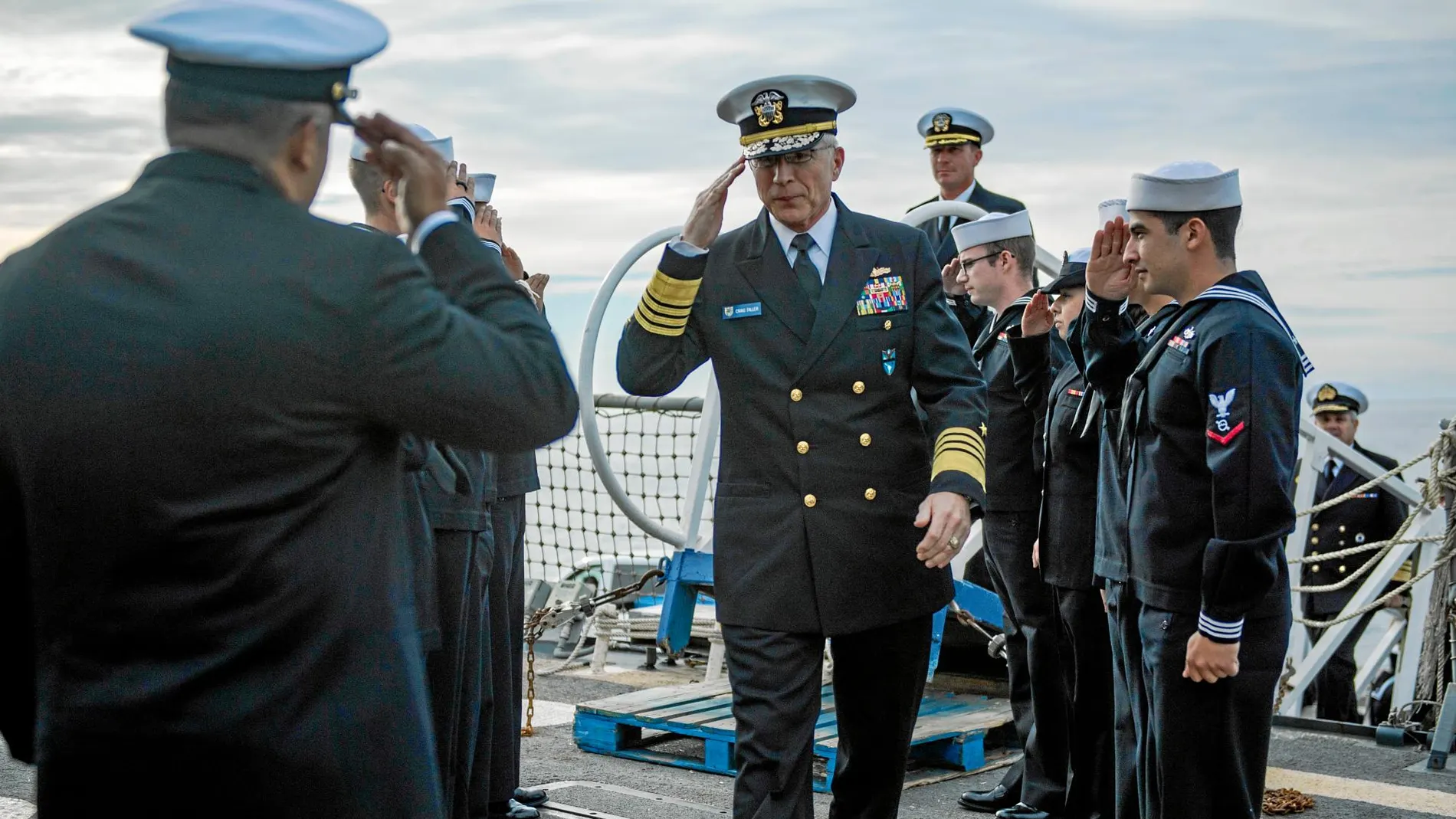 Craig Faller, jefe del Comando Sur del Ejército de EE UU, a bordo del destructor «USS Michael Murphy»
