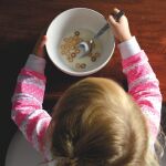 ¿Cómo puedo saber si mi hijo es intolerante a la lactosa?