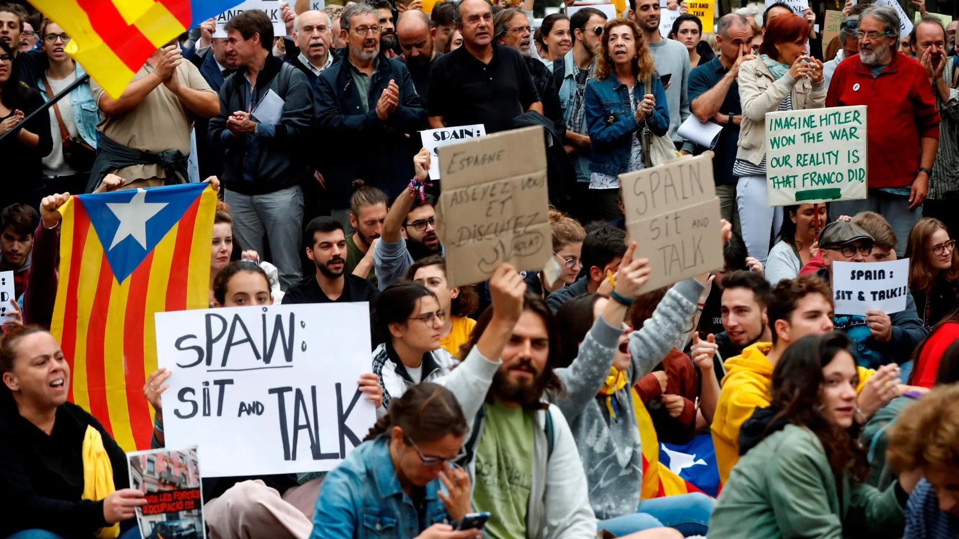 Protesta ante la Delegación del Gobierno en Barcelona