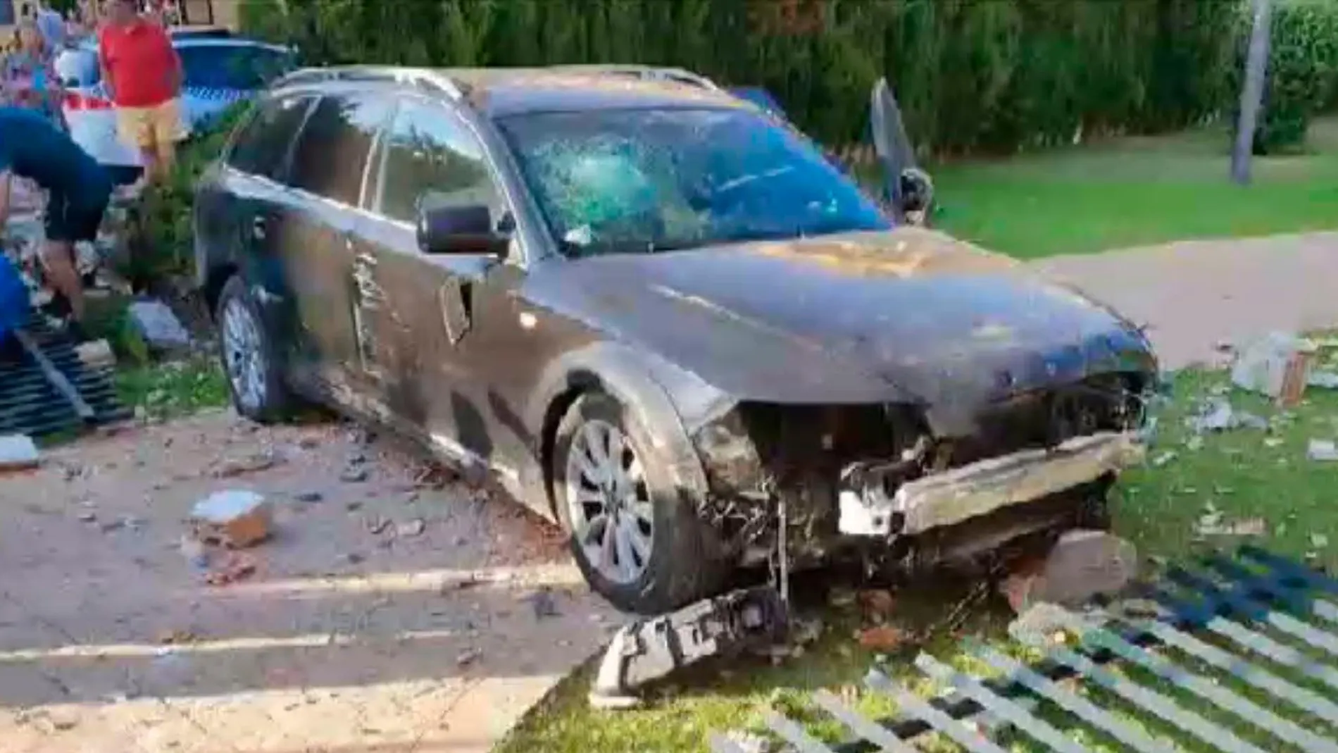 El coche ha quedado destrozado