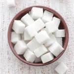Que los niños tomen el pecho hasta los seis meses o limitar el contenido total de azúcar son algunas de las recomendaciones que da la OMS