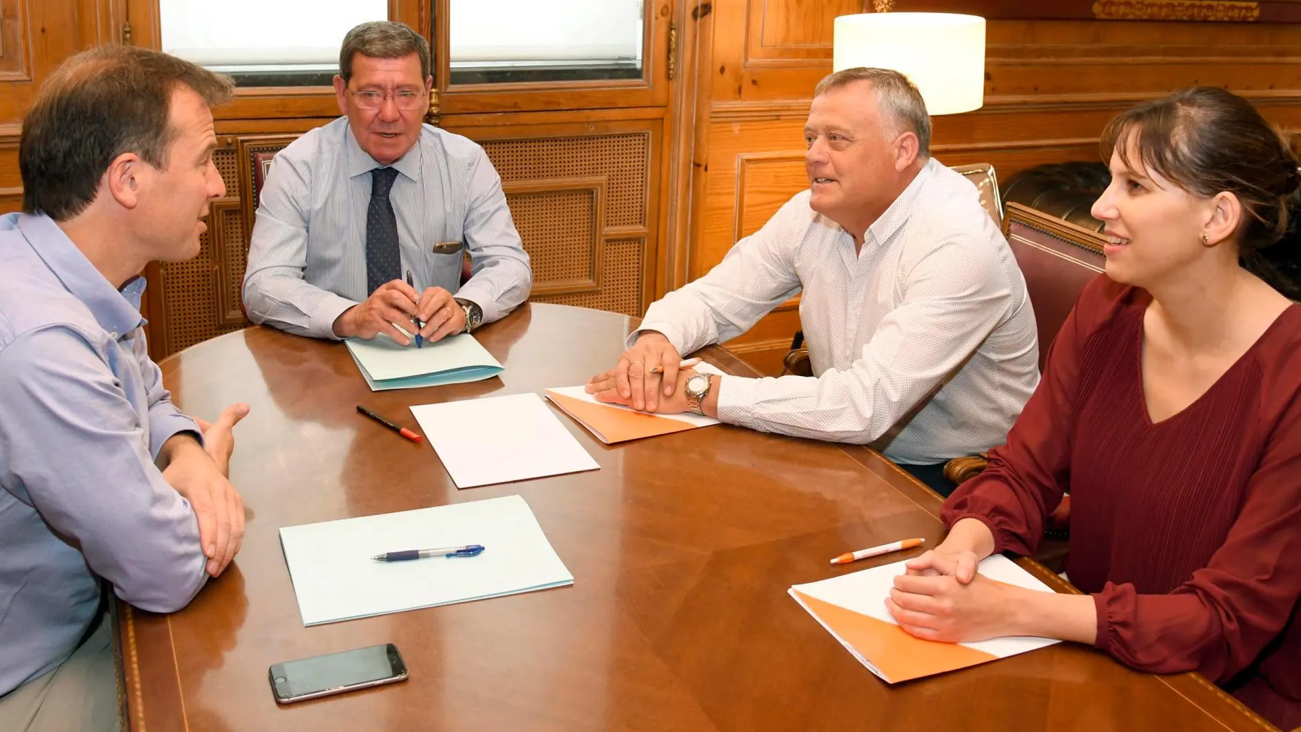 Los equipos negociadores de PP y Cs estuvieron reunidos durante más de tres horas