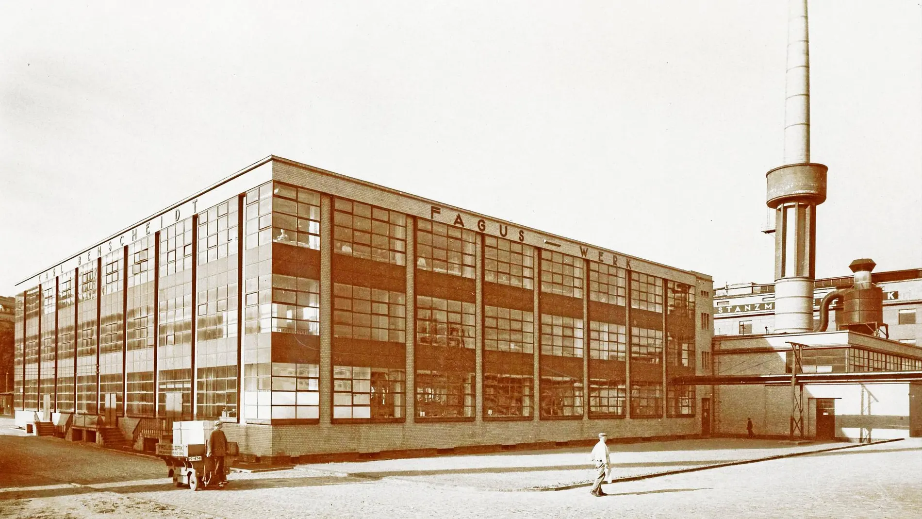 La Fábrica Fagus, diseñada por Walter Gropius y Adolf Meyer, es uno de los paradigamas de la arquitectura moderna