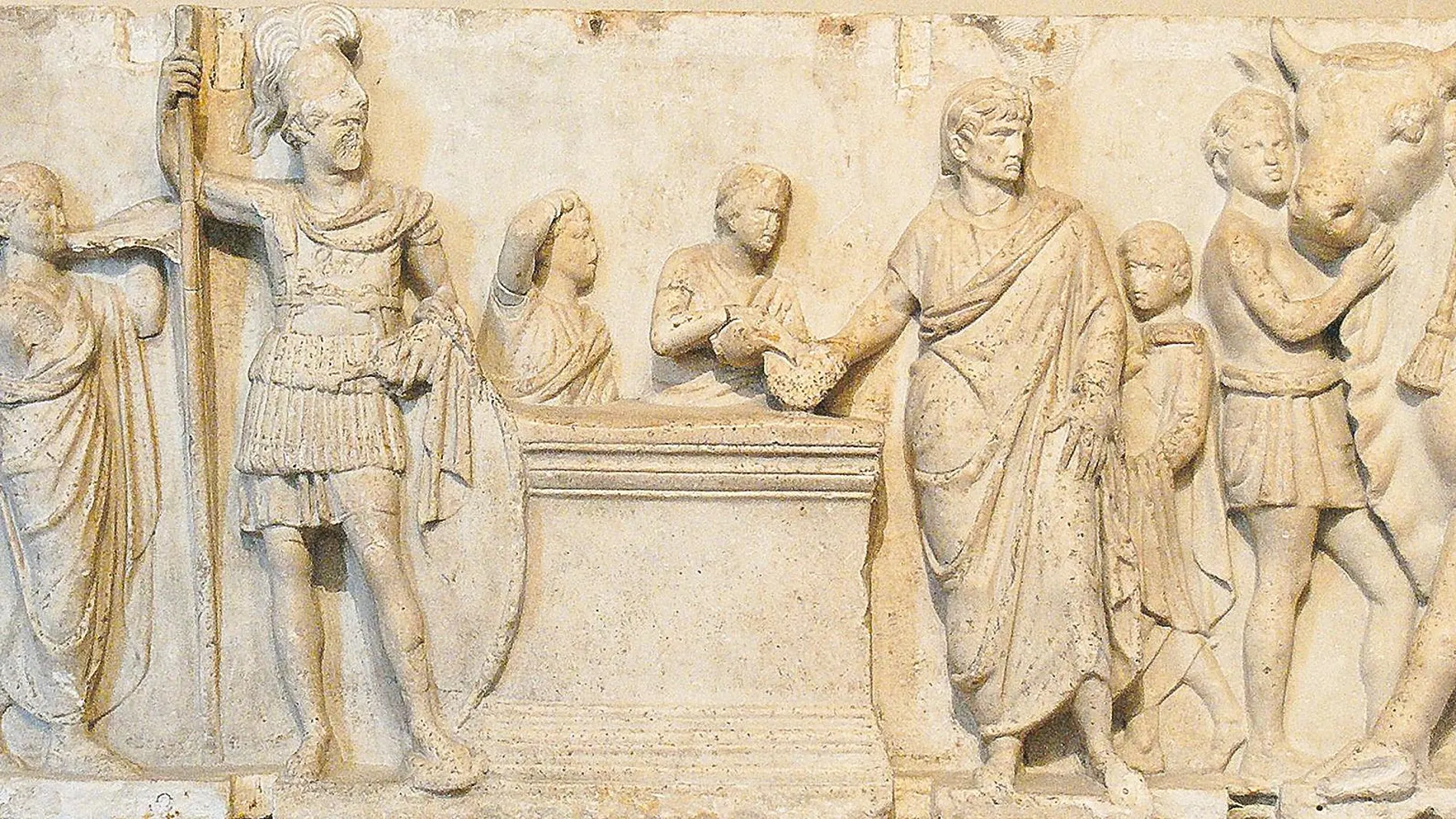 Uno de los paneles del altar de Domicio Ahenobarbo, que representa el primer censo militar documentado hasta la época